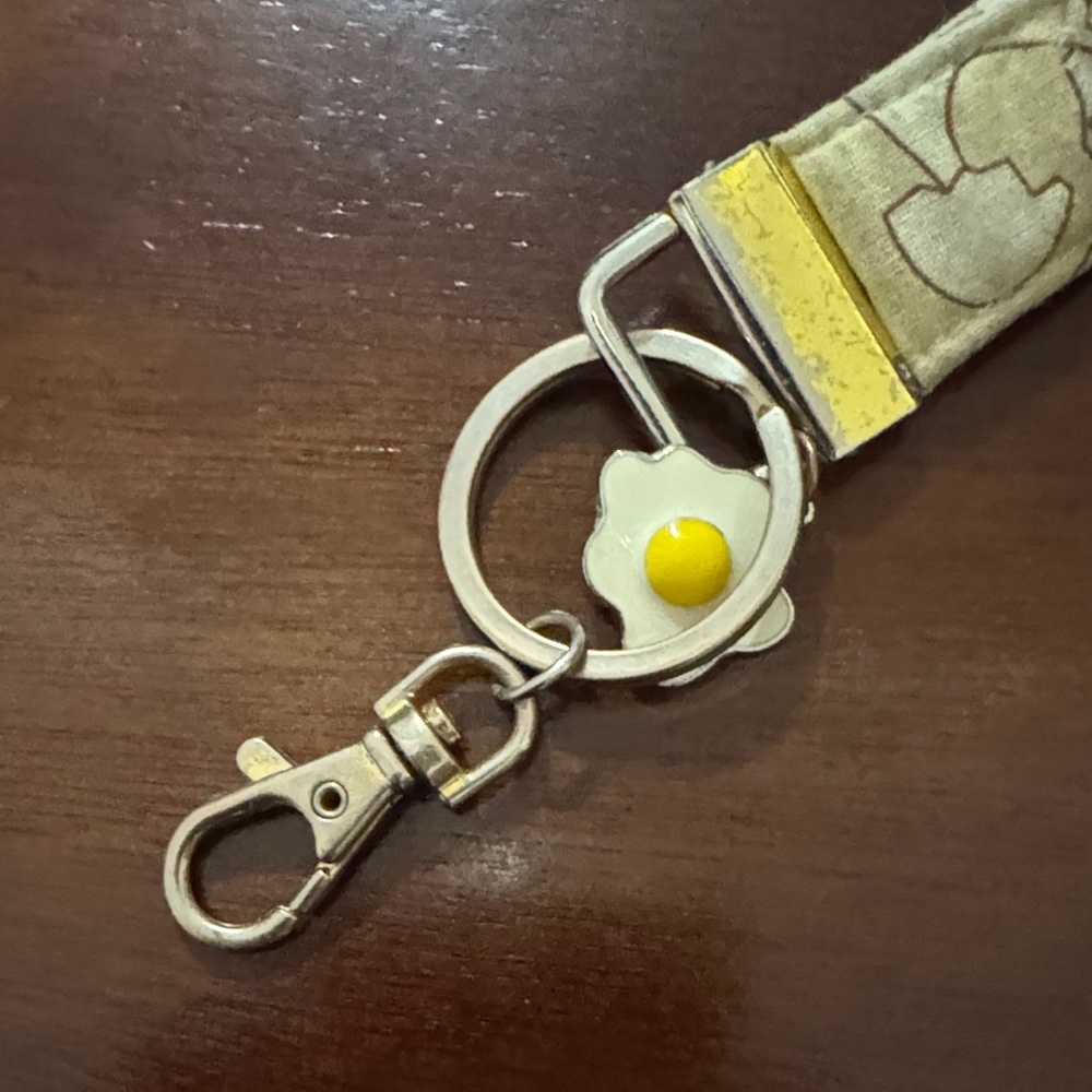 Gudetama and Toast Keychain - Picture 4 of 5